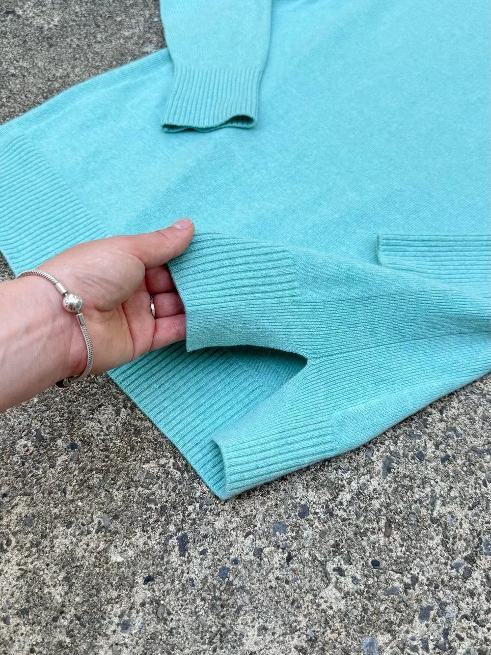 L.L. Bean Women’s Aqua Crewneck Sweater - Picture 5 of 9